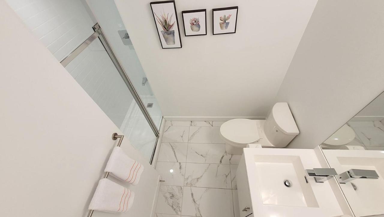 Lovely 3 Bedrooms In University Of Toronto Zewnętrze zdjęcie