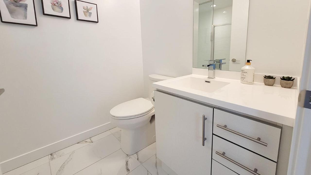 Lovely 3 Bedrooms In University Of Toronto Zewnętrze zdjęcie