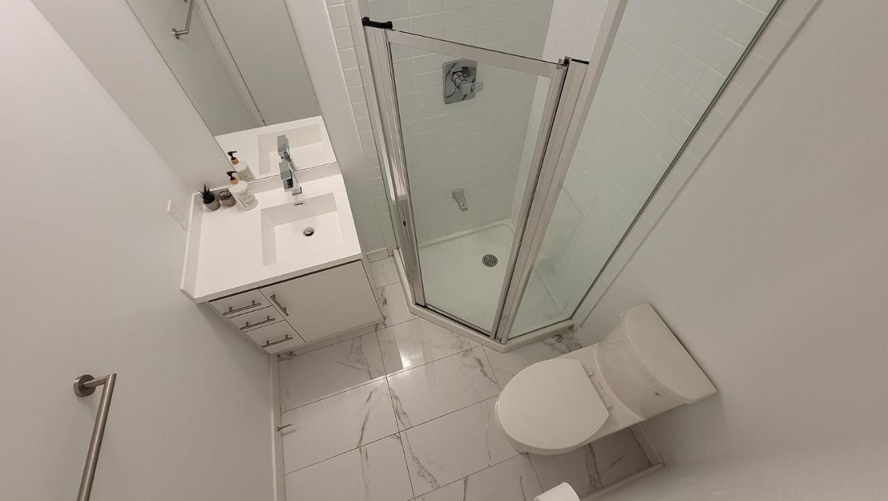 Lovely 3 Bedrooms In University Of Toronto Zewnętrze zdjęcie