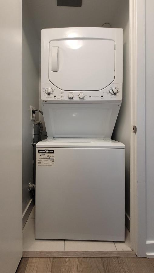Lovely 3 Bedrooms In University Of Toronto Zewnętrze zdjęcie